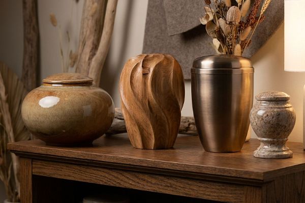 Choosing cremation urn